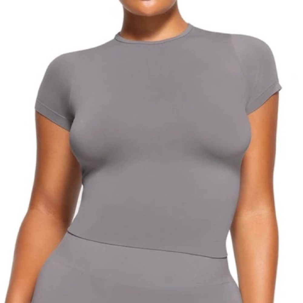 SKIMS Soft Smoothing Seamless T shirt in color Pacific Size Small